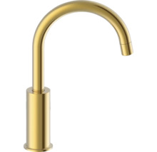 Goldene Armatur mit hohem Auslauf