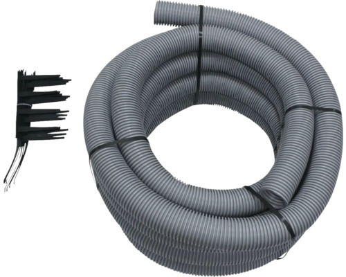 Grauer Kabelschutzschlauch mit Kabeleinführung