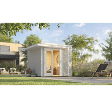 Abri de jardin moderne avec portes ouvertes, entouré de gazon et de plantes.