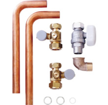 Verschiedene Kupferrohre, Eckventile und Dichtungsringe für Sanitärinstallationen