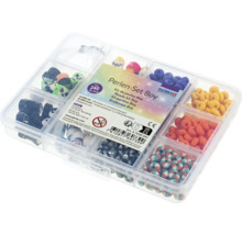 Kit de perles Boy de Glorex dans une boîte de tri avec différentes perles