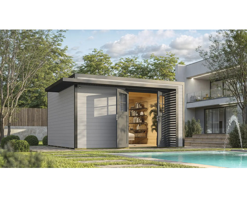 Gartenhaus weka Amberley 44 mm inkl. Fußboden 450 x 455 cm grau-anthrazit Gartenhaus mit geöffneter Tür neben einem Pool und Bäumen