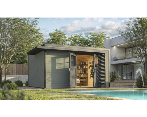 Gartenhaus mit offenstehenden Doppeltüren neben einem Swimmingpool