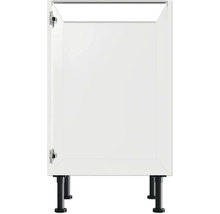 Meuble bas de cuisine avec porte ouverte et pieds noirs