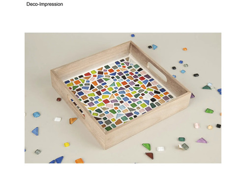 Holztablett mit bunten Mosaiksteinen