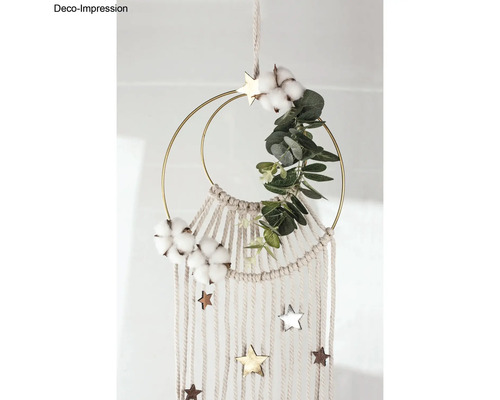 Objet mural décoratif avec anneau, coton, fleurs artificielles et étoiles