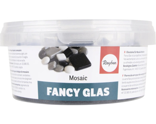 Pierres de mosaïque en verre teinté dans une boîte