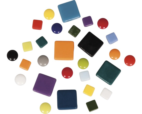 Verschiedenfarbige Mosaiksteine in runder und quadratischer Form