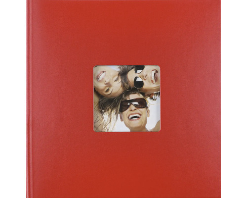 Album photo rouge avec découpe pour une photo sur la couverture