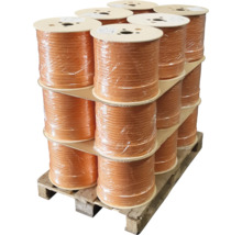 Palette mit Spulen von Bindedraht