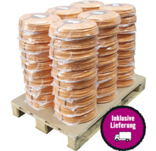 Mehrere Rollen Bewässerungsschlauch auf einer Palette