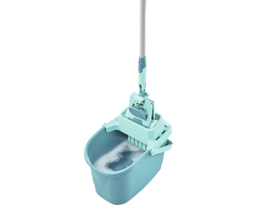 Serpillère avec seau et essoreuse