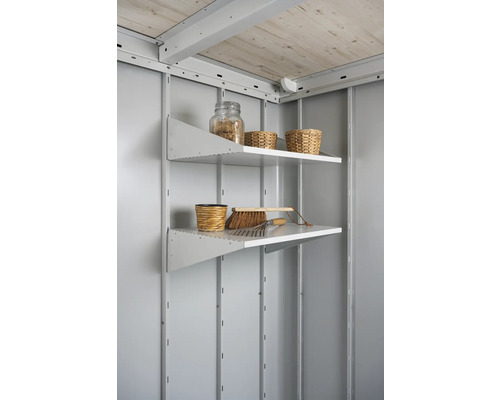 Tablette biohort pour abri de jardin Neo profonde 56 x 44,5 cm 2 pièces gris-blanc Deux étagères avec outils de jardin et décoration dans une cabane de jardin.
