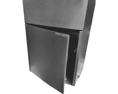 Boîte aux lettres avec porte ouverte