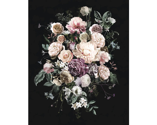 Arrangement floral avec des roses, des pivoines et d'autres fleurs sur fond sombre