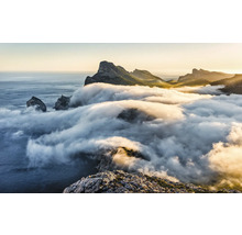 Paysage avec montagnes, mer et nuages
