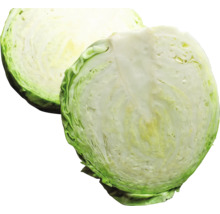 Zwei halbe Köpfe Weißkohl