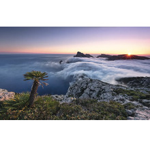 Landschaft mit Meerblick, Bergen und Wolken