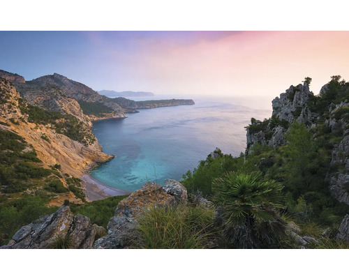 Landschaft mit Bergen und Meerblick