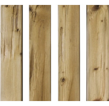 Holzpfosten aus hellem Holz