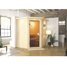 Sauna en bois avec porte en verre dans un espace de vie lumineux.