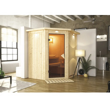 Sauna d'angle en bois avec porte en verre dans un espace de vie.