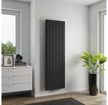 Radiateur vertical mat dans une pièce lumineuse