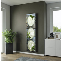 Dekorheizkörper mit Cocktailmotiv im modernen Wohnraum