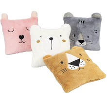 Vier Zierkissen mit Tiermotiven