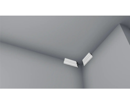 Deux moulures d'ornement dans un coin de pièce