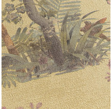 Detailansicht eines Textils mit Baum- und Pflanzenmuster