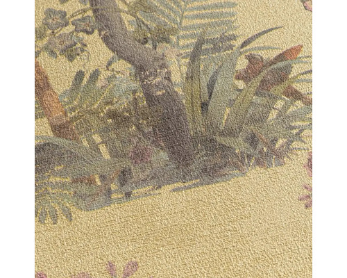 Detailansicht eines Textils mit Baum- und Pflanzenmuster