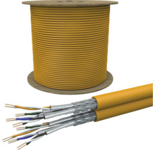 Gelbe Kabeltrommel mit offenem Kabelende