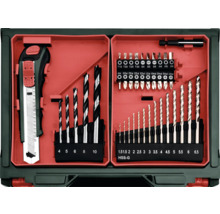 Bohrer und Bitsatz mit Cuttermesser in Werkzeugkoffer