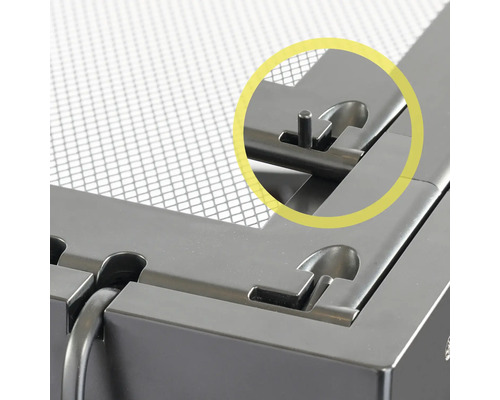 Detailansicht eines Befestigungsmechanismus an einem Metallprodukt