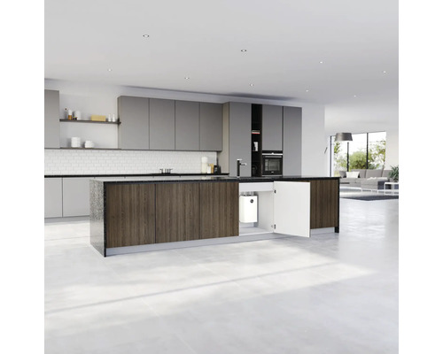 Moderne Küche mit Kücheninsel und Untertischgerät