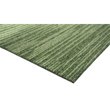 Vue détaillée d'un tapis vert avec un motif structuré.