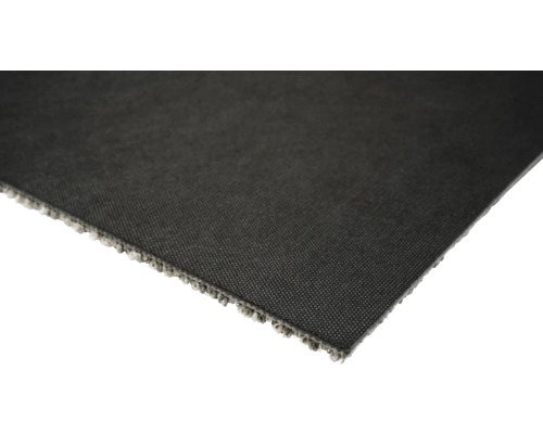 Gros plan d'une dalle de moquette grise.