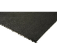 Gros plan d'une dalle de moquette noire.