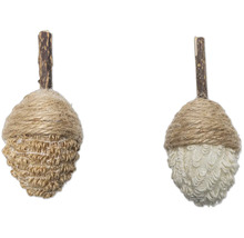 Zwei dekorative Eicheln mit Jutekappe und Holzstiel