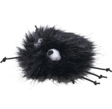 Schwarzes, flauschiges Katzenspielzeug mit Augen und Schnüren