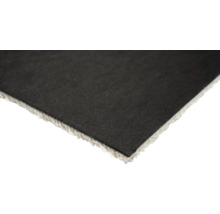 Detailansicht einer schwarzen Teppichfliese mit hellem Rand