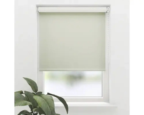 Fenster mit montiertem Rollo