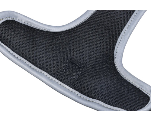 Gros plan sur un insert en maille respirante avec bordure