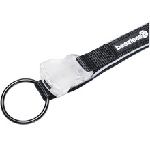 Beeztees Logo auf einem Hundehalsband mit Schnalle und Ring