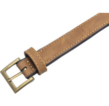 Brauner Ledergürtel mit Metallschnalle