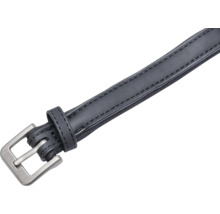 Schwarzer Gürtel mit Metallschnalle