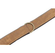 Brauner Trageriemen mit Metallring