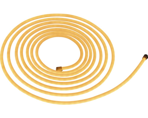 Tuyau d'arrosage en plastique enroulé