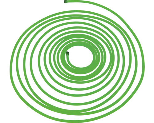 Tuyau d'arrosage enroulé